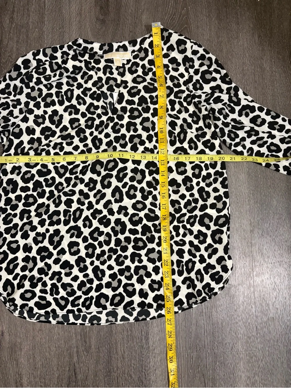 NWT Michael Kors MK Medium Leopard Print Blouse V-Neck 3/4 Sleeve W/ Tie Detail